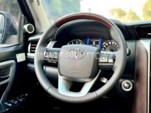 Xe Toyota Fortuner 2.7V 4x4 AT 2017