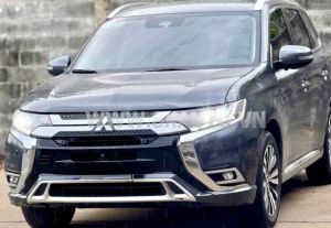 Xe Mitsubishi Outlander Premium 2.0 CVT 2022