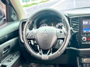 Xe Mitsubishi Outlander 2.0 CVT 2023