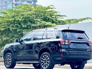 Xe Ford Everest Platinum 2.0L 4x4 AT 2025