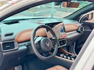 Xe VinFast VF8 Plus 2022