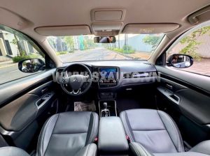 Xe Mitsubishi Outlander 2.0 CVT 2021