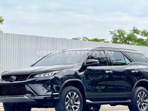 Xe Toyota Fortuner 2.8V 4x4 AT Legender 2021