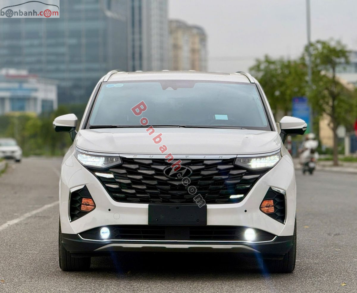 Hyundai Custin Cao Cấp 2.0T 2023