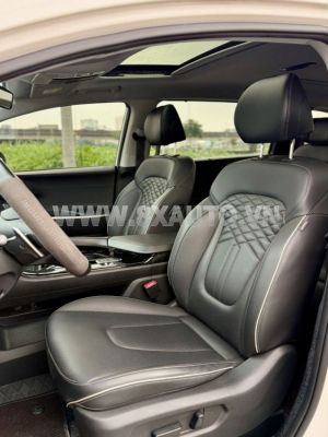 Xe Hyundai Custin Cao Cấp 2.0T 2023