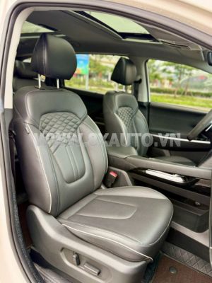 Xe Hyundai Custin Cao Cấp 2.0T 2023