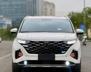 Xe Hyundai Custin Cao Cấp 2.0T 2023