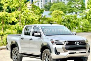 Xe Toyota Hilux 2.4L 4x2 AT 2021