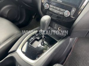 Xe Nissan X trail 2.5 SV Premium 4WD 2019